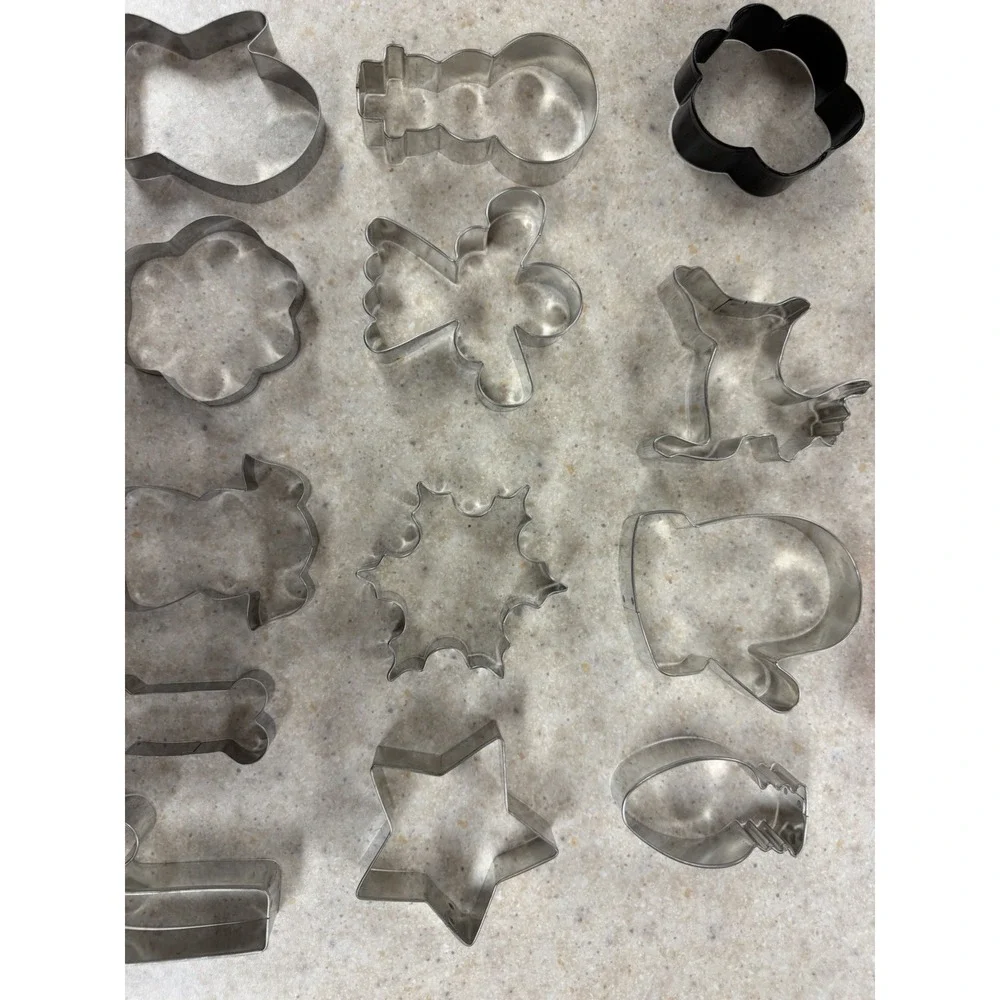 19 Metal Cookie Cutter Lot Christmas Holiday Heart Gingerbread Assorted